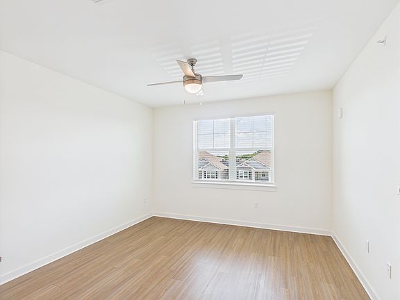 2nd image of 2520 New Port Royal Rd #5306