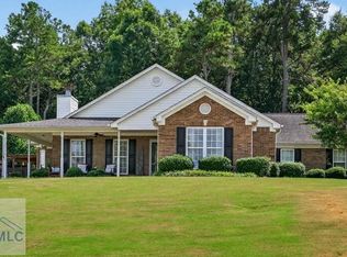 726 Overlook Dr, Winder, GA 30680