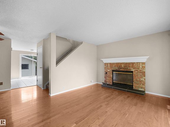 3rd image of 3509 43a Ave NW