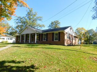 912 Neil Armstrong Dr, Wapakoneta, OH 45895