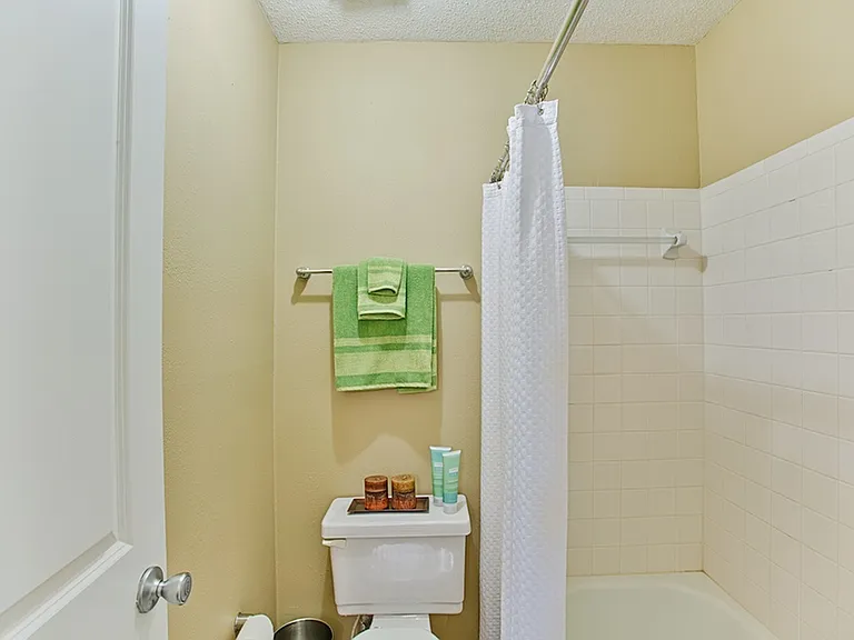 2 Bedroom Luxury - Model Apartment