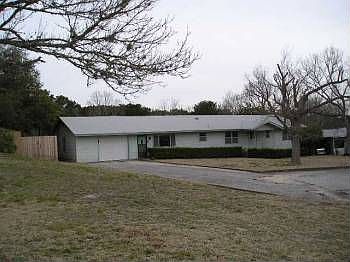 2nd image of 513 East Ln