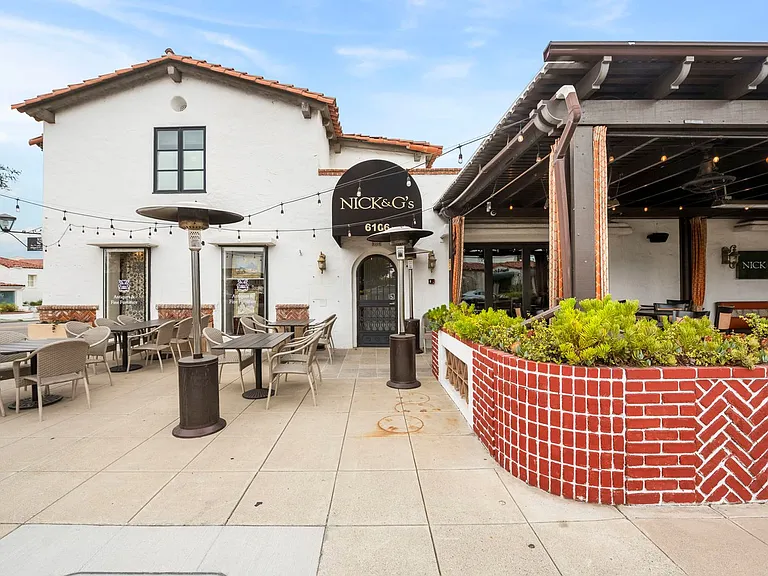 Paseo Delicias Commercial — Photo 22