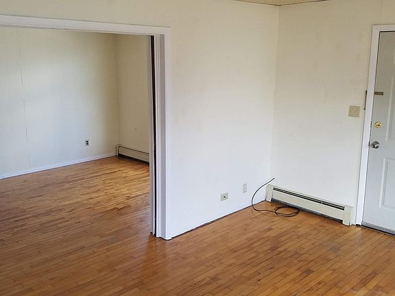 2nd image of 203 Wolf River Dr #3