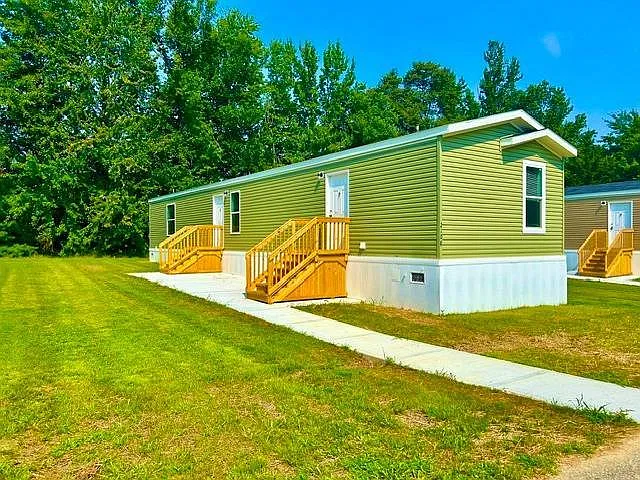 3 bed, 2.0 bath, 1034 sqft, $1,100 — Photo 1