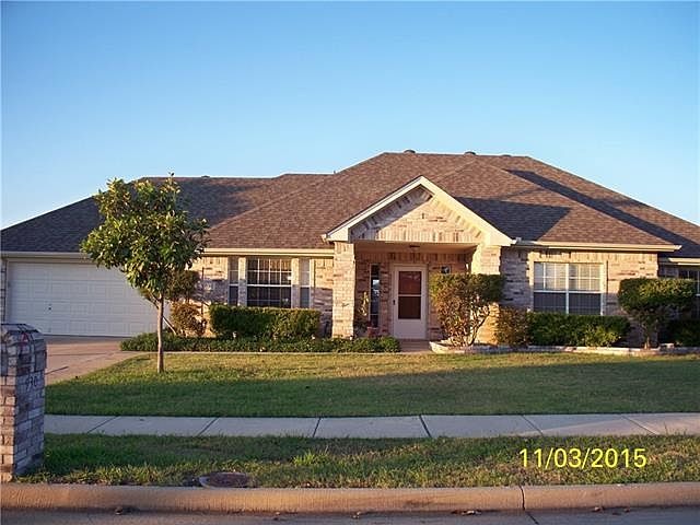 1st image of 930 Oakbrook Dr
