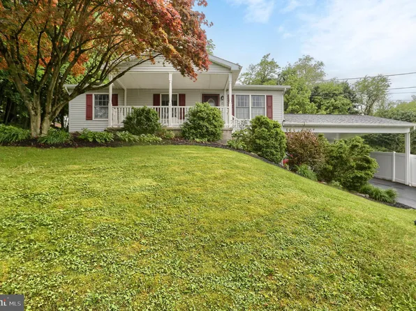 6 N Locke Ave, Yeagertown, PA 17099