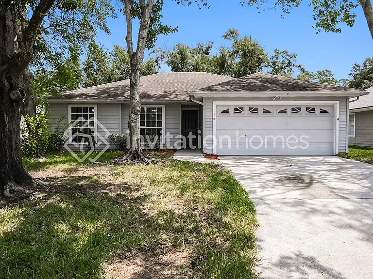 11179 Barbizon Cir E — Photo 1