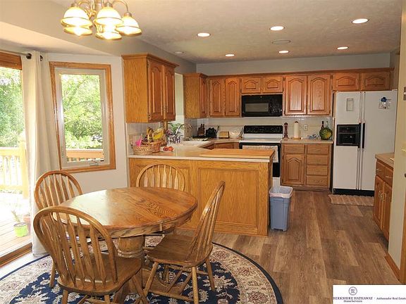 3rd image of 6033 S 156th Cir