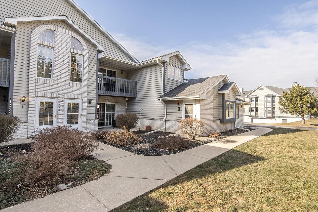 W240N2566 East Parkway Meadow CIRCLE UNIT 5, Pewaukee, WI 53072 Zillow