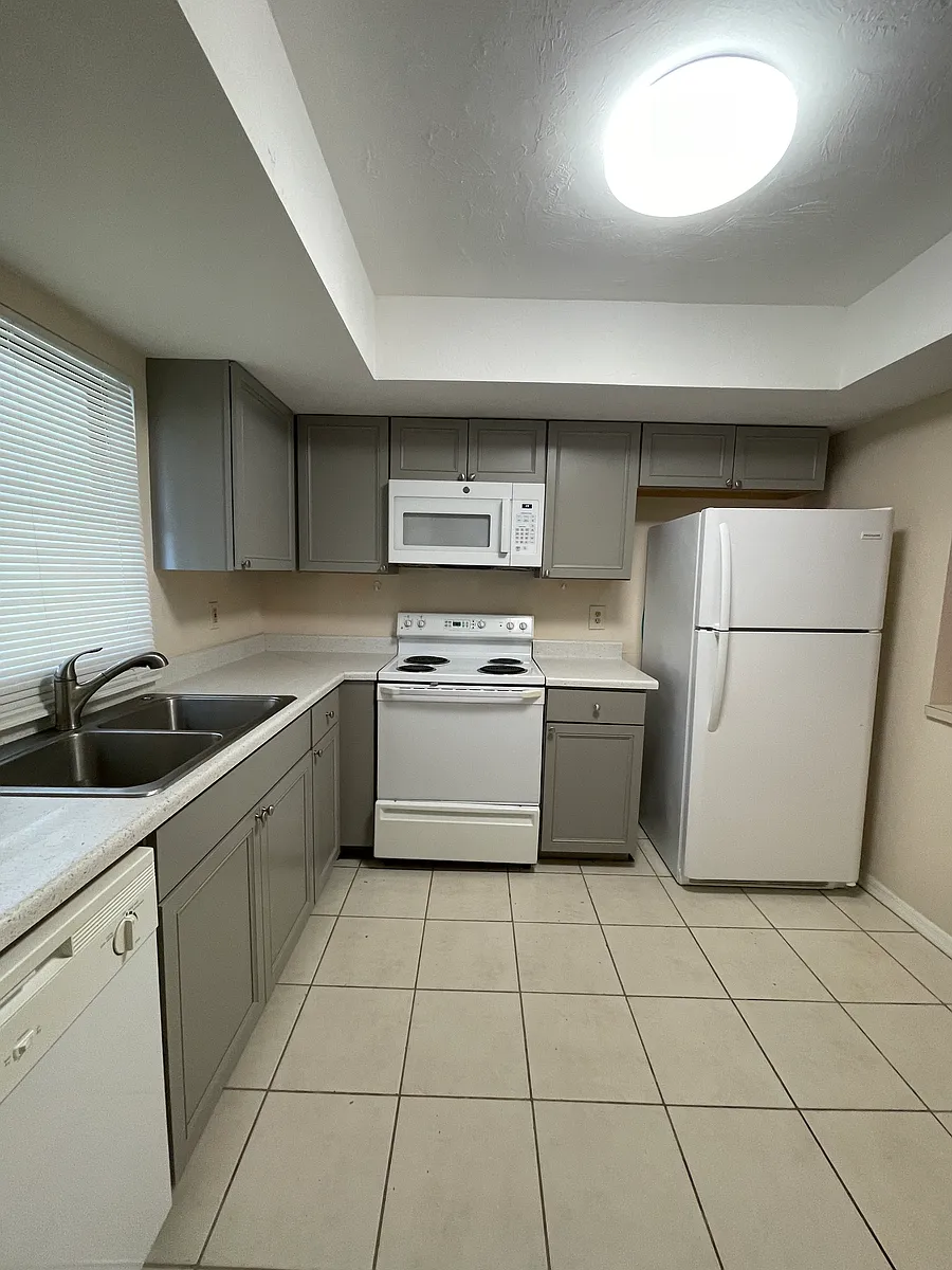 Building Photo - 28181 Pine Haven Way