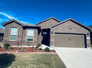 520 Pendennis Dr, Saginaw, TX 76131