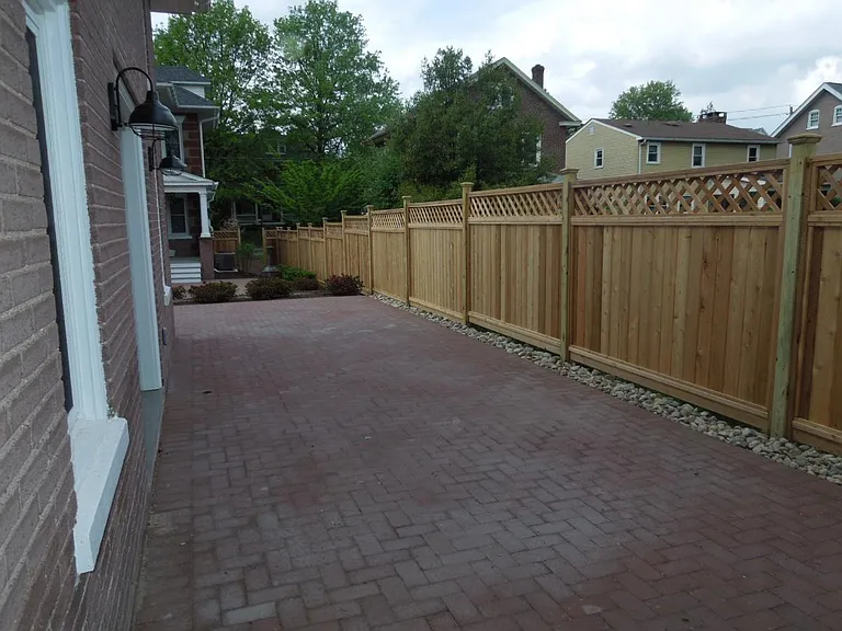 17 Adams Ave — Photo 2