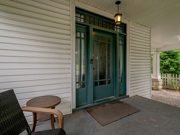 2nd image of 331 Lexington St