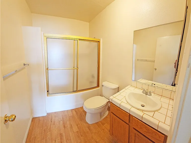 561 E Bourbon St #B — Photo 20