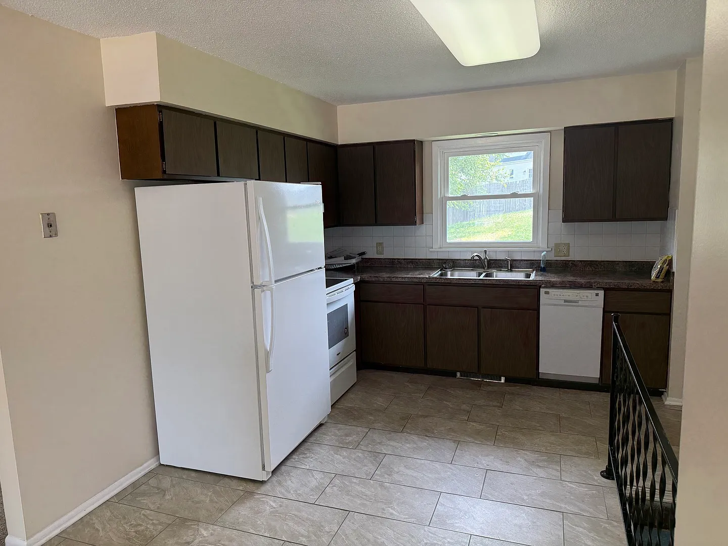 2 bed, 768 sqft, $1,275 — Photo 4