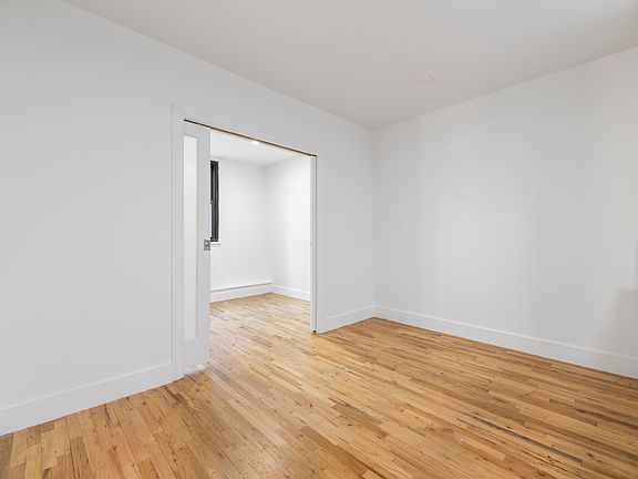 4th image of 213 E 37th St #2K