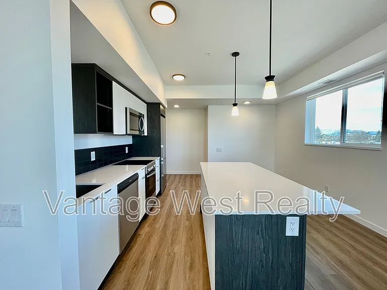 615 Rutland Rd N #401 — Photo 4