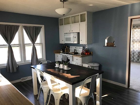 3rd image of 301 Railroad St