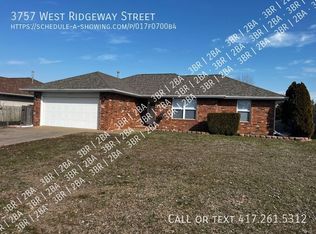 3757 W Ridgeway St, Springfield, MO 65807