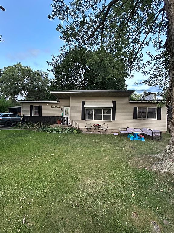 176 N State St - Property Image