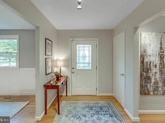 3rd image of 10410 Ashcroft Way