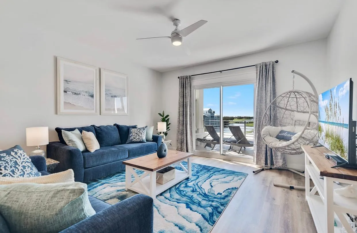 2 bed, 970 sqft, $2,695 — Photo 1