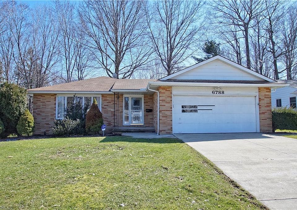1st image of 6788 Larchmont Dr