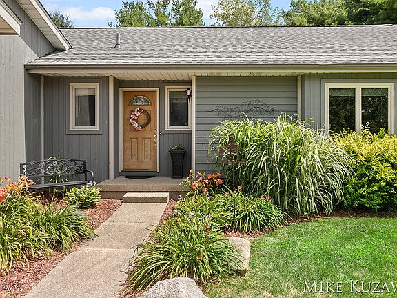 2nd image of 7342 Arbol Dr NE