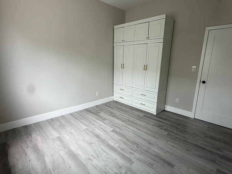 153 E 47th St #153 — Photo 17