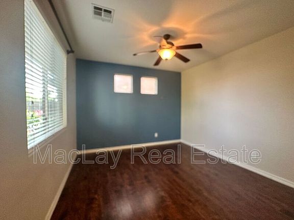 5th image of 2675 E Blue Spruce Ln