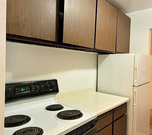 4th image of 207 Ballard St APT 305