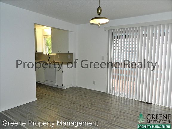 3rd image of 1118 Oak St NE