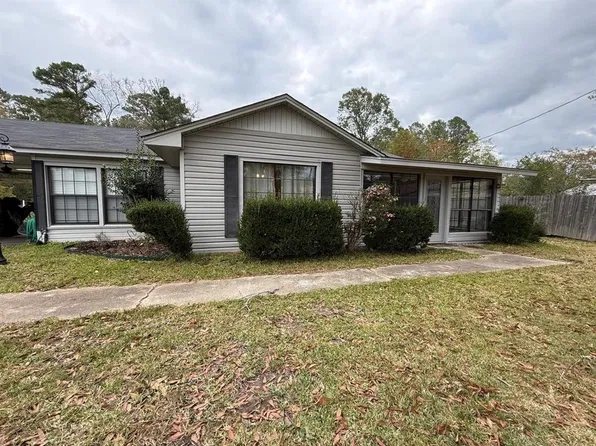 908 W 7th St, Smackover, AR 71762