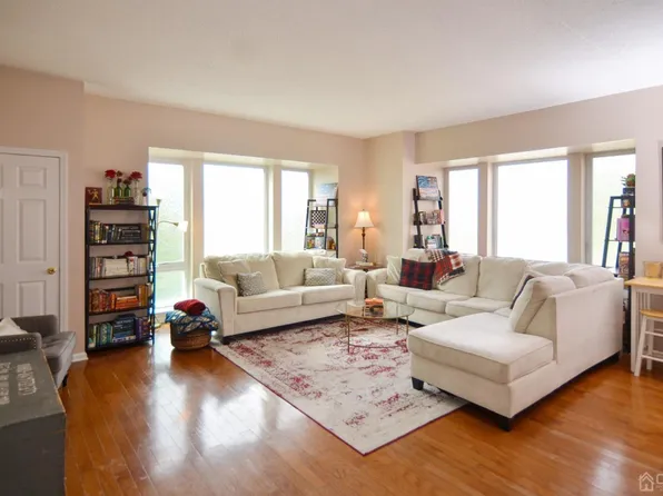 358 Rector St APT 304, Perth Amboy, NJ 08861