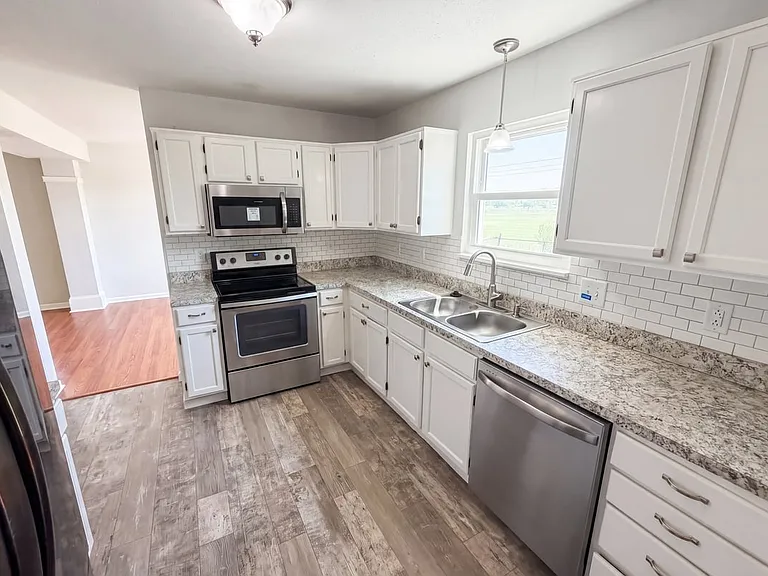 7642 Eagle Valley Pass — Photo 4
