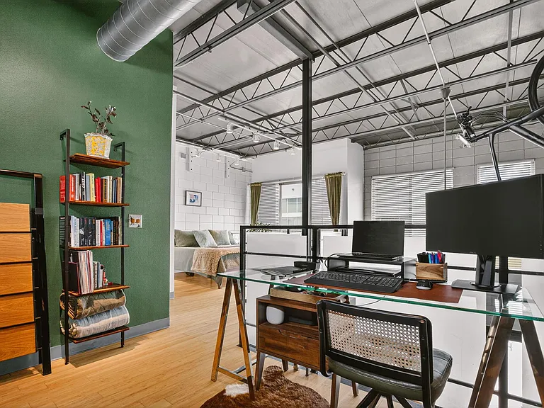 4801 S Congress Ave #H1 — Photo 16