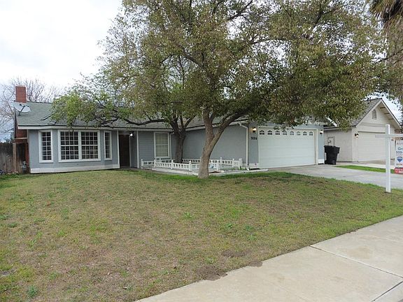 2nd image of 986 Lakewood Dr