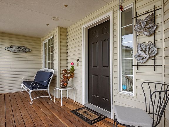 2nd image of 1015 Fox Ridge Rd #814