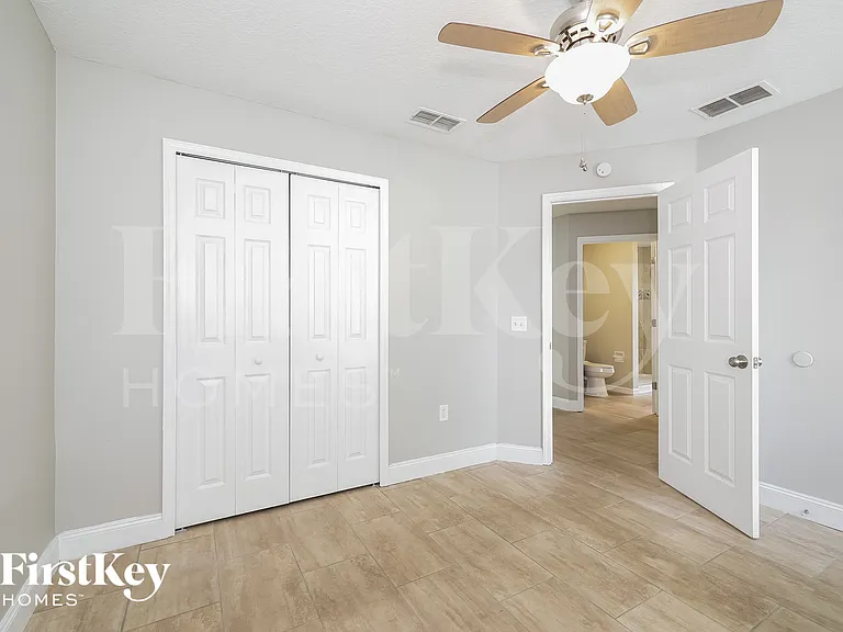 1031 Heron Ct — Photo 11