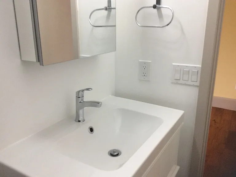 317 Perkins Dr — Photo 2