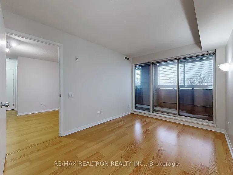 1050 The Queensway #217 — Photo 27