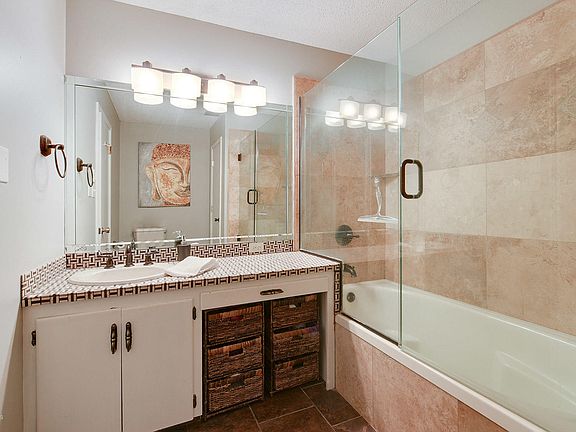3rd image of 305 Halcott Dr APT 101