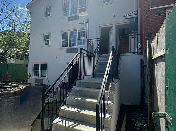 1604 Chester St, Bronx, NY 10469