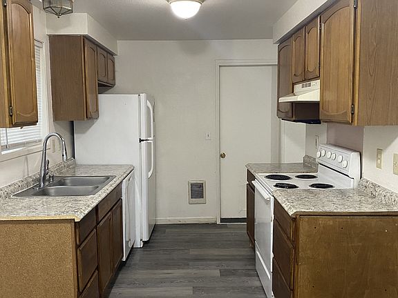 4th image of 220 E Northlake Dr