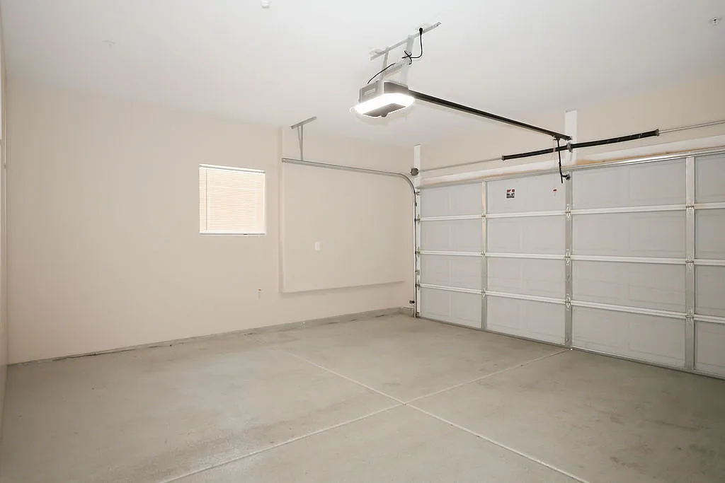 Flaminian Ln #204 - 1 — Photo 3