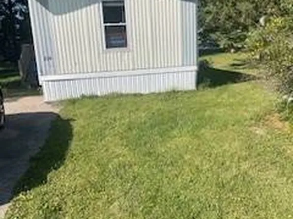 214 Flora Cir #F214, Clintonville, WI 54929