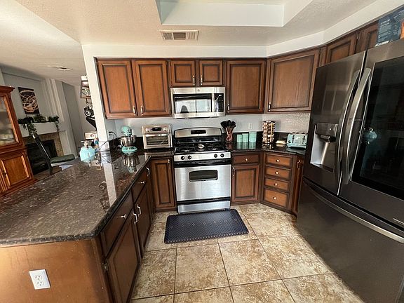 2nd image of 2420 Ginger Lily Ln