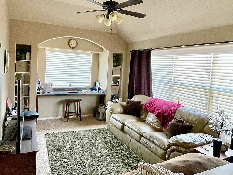 505 Branchwood Dr — Photo 4