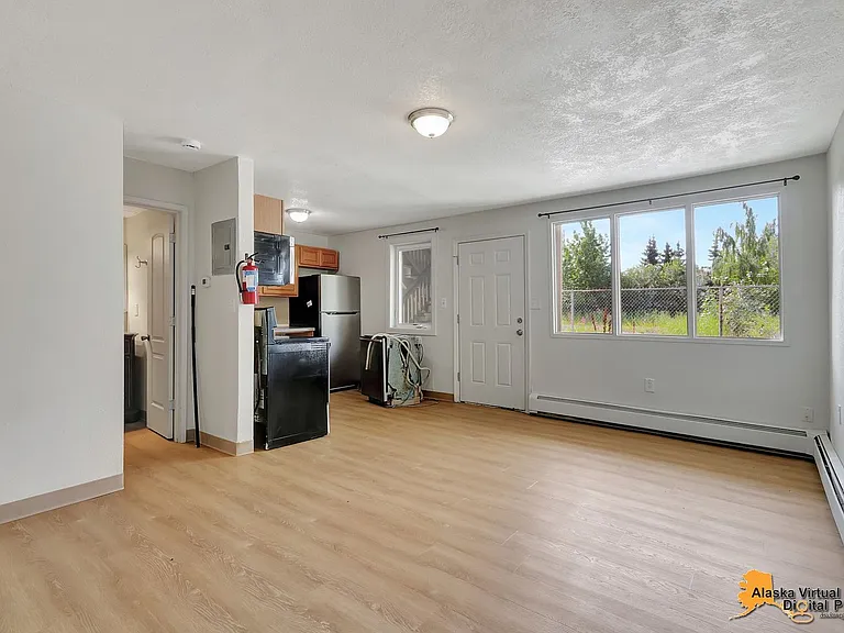 3503 Indiana St — Photo 4